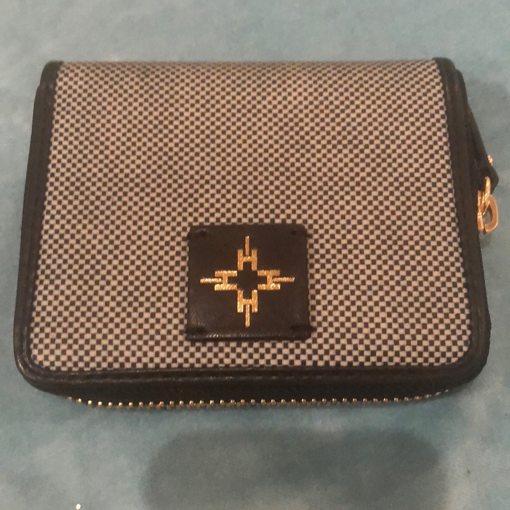 India Hicks - Shuffle and Deal